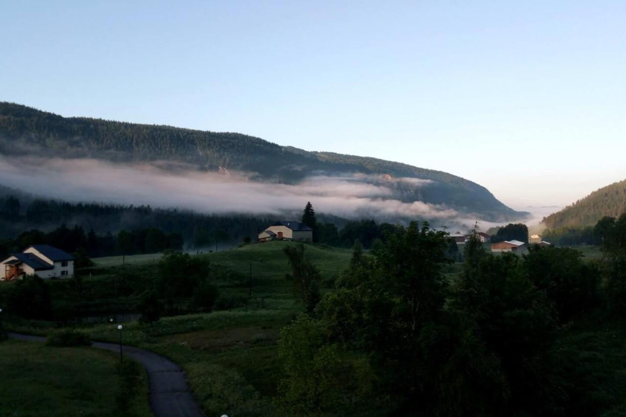 Les Chamois Apartment Lajoux Bagian luar foto