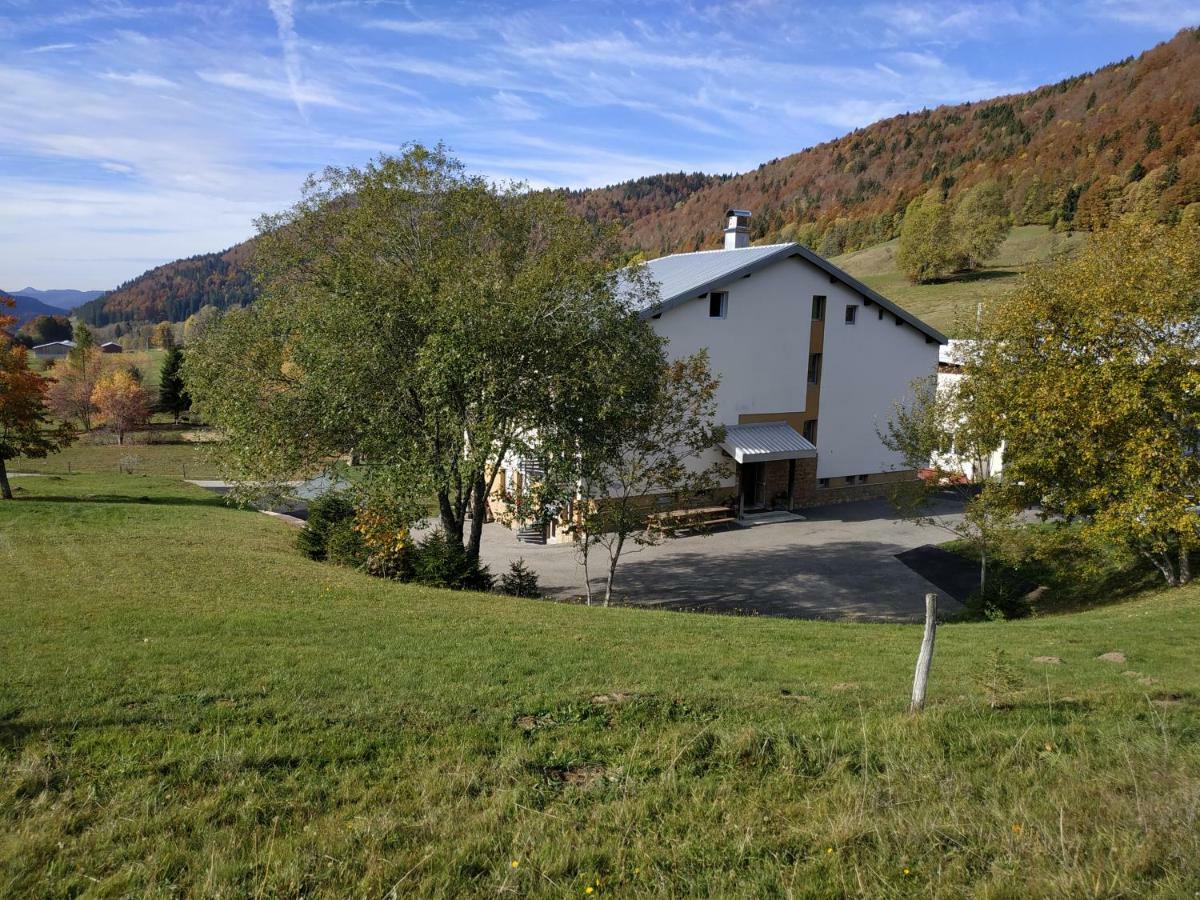 Les Chamois Apartment Lajoux Bagian luar foto